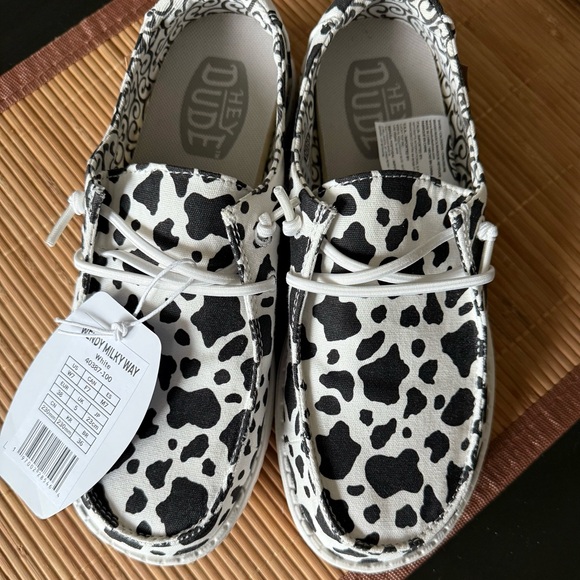 Hey Dude Shoes - Hey Dude Wendy Milky Way Cow Print Shoes Women’s Sz 7 NEW